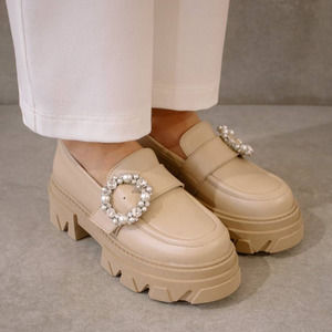 Alohas Trailblazer Crystal Stone in Beige